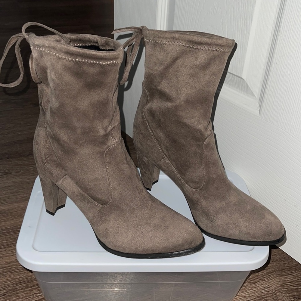 Hot Kiss “Maddie” Suede Booties size 9